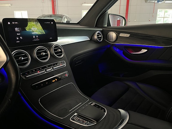 Mercedes-Benz GLC300 e 24 of 30