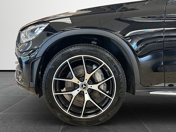 Mercedes-Benz GLC300 e 30 of 30