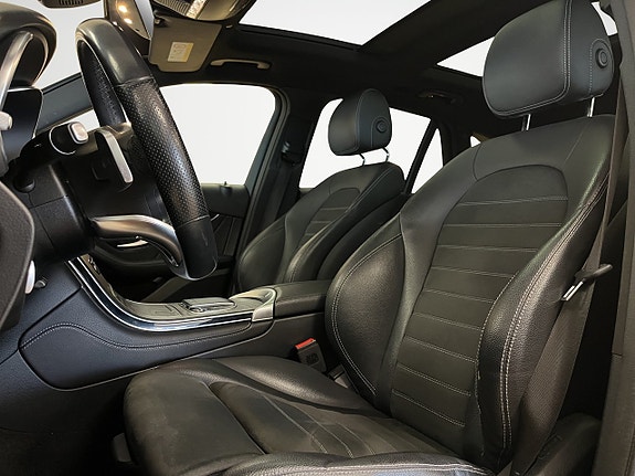 Mercedes-Benz GLC300 e 10 of 30