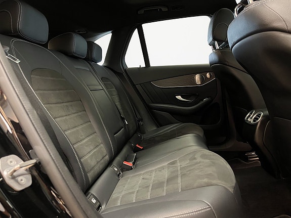 Mercedes-Benz GLC300 e 13 of 30