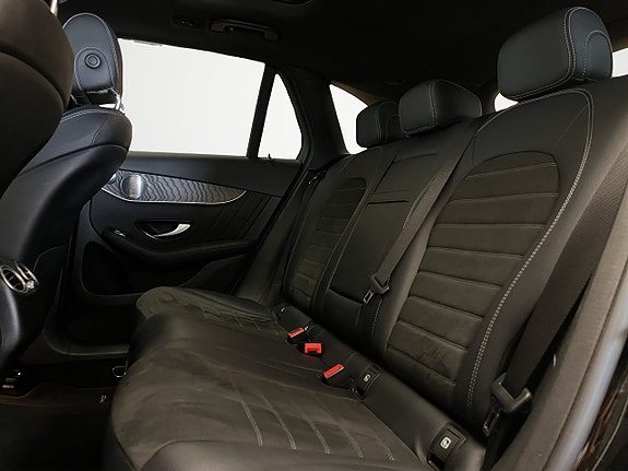 Mercedes-Benz GLC300 e 11 of 30
