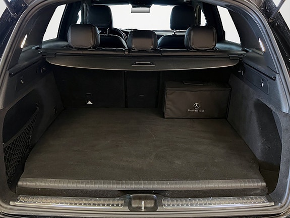 Mercedes-Benz GLC300 e 29 of 30