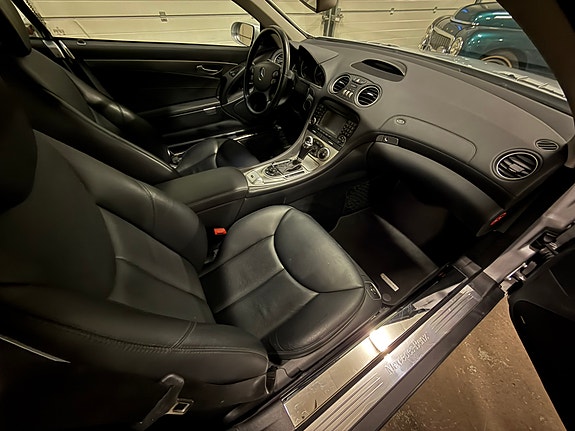 Mercedes-Benz SL350 5 of 5
