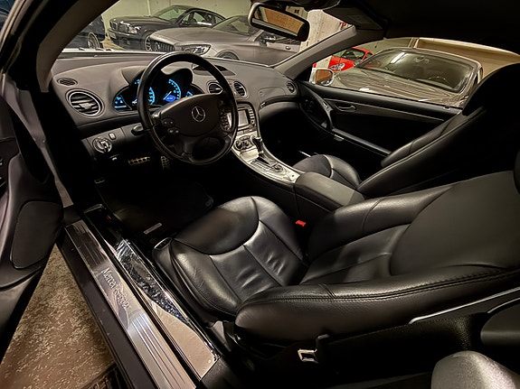 Mercedes-Benz SL350 4 of 5