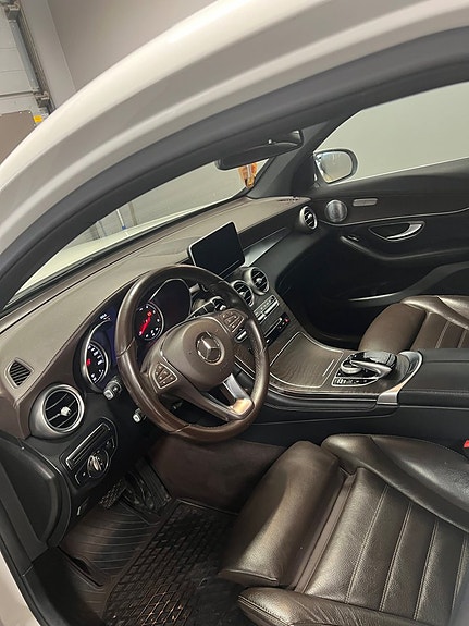 Mercedes-Benz GLC220 d 22 of 25