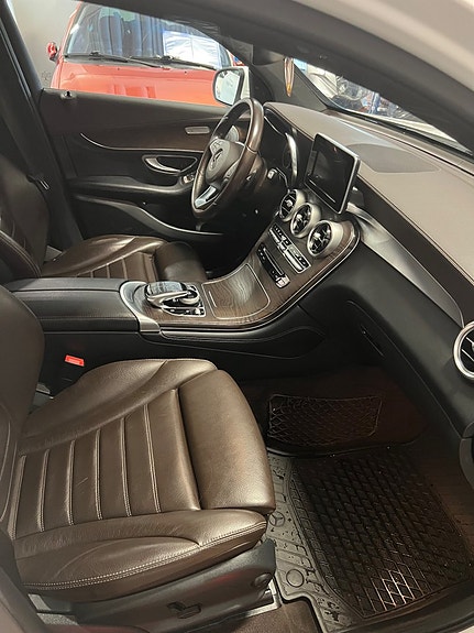 Mercedes-Benz GLC220 d 18 of 25