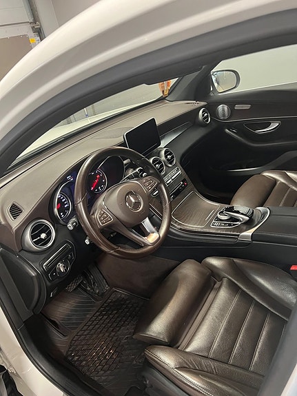 Mercedes-Benz GLC220 d 19 of 25