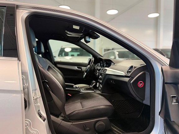 Mercedes-Benz C350 12 of 18