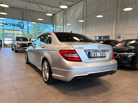 Mercedes-Benz C350 4 of 5