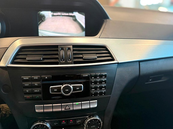 Mercedes-Benz C350 16 of 18