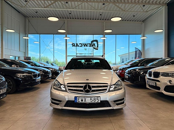 Mercedes-Benz C350 2 of 5