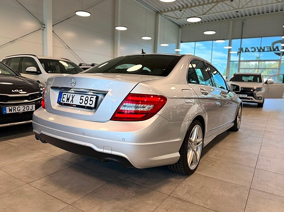 Mercedes-Benz C350 6 of 18