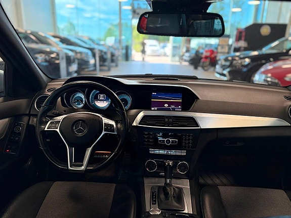 Mercedes-Benz C350 10 of 18