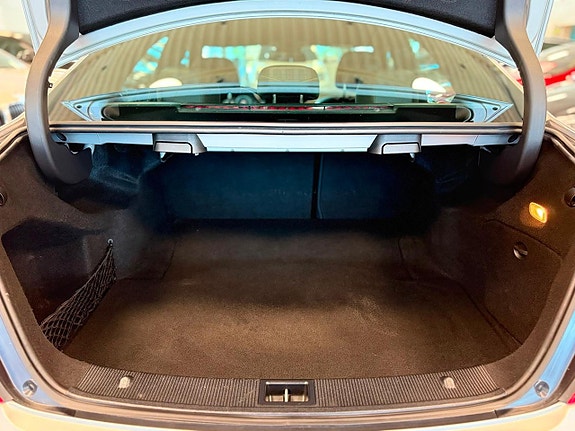 Mercedes-Benz C350 7 of 18