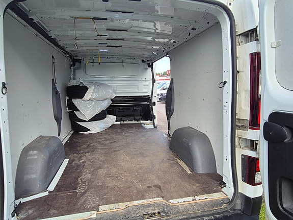 Renault Trafic 13 of 20