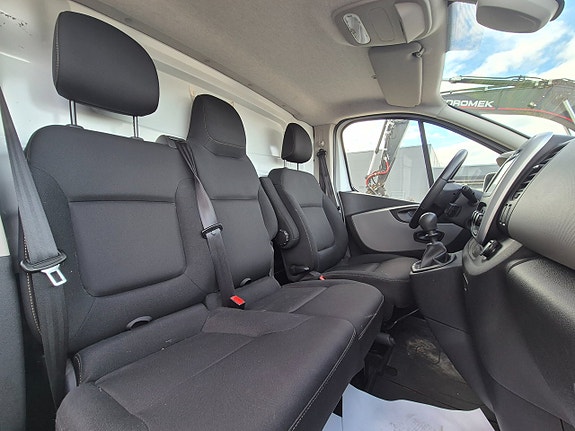 Renault Trafic 10 of 20