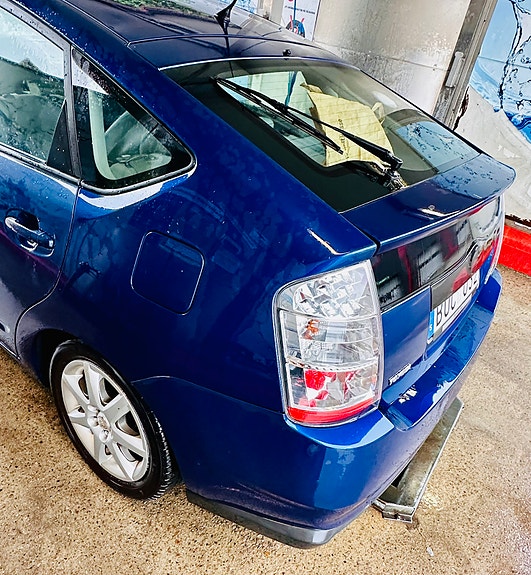 Toyota Prius 5 of 5