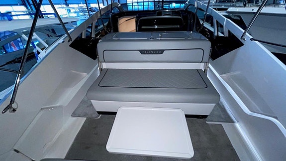 Fairline F33 -21 Diesel "READY TO CRUISE" 9 of 16