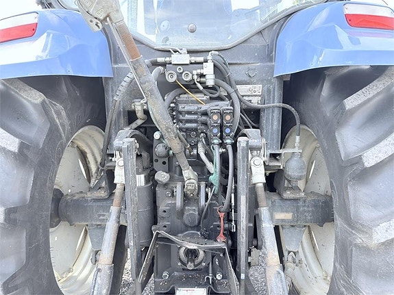 New Holland T6040 4 of 5