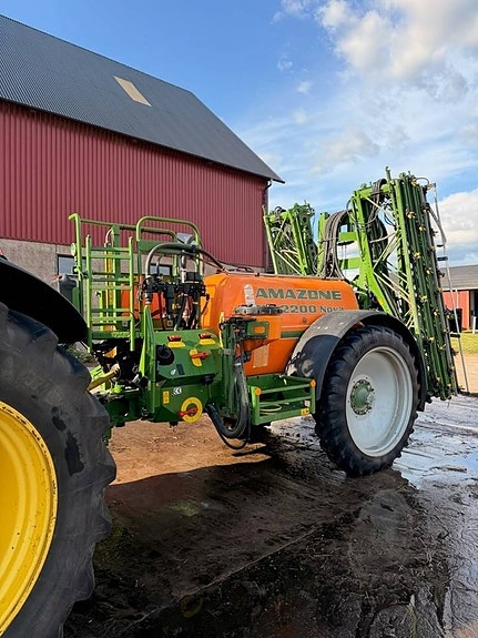 Amazone UG 2200 NOVA SPRUTA 24 M 2 of 2