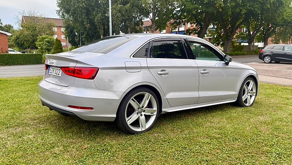 Audi A3 3 of 16