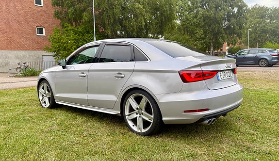 Audi A3 4 of 16