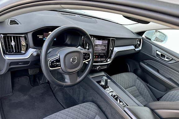Volvo V60 Cross Country 5 of 5