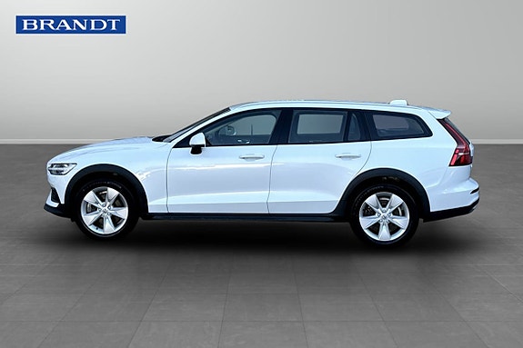 Volvo V60 Cross Country 3 of 5