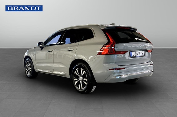 Volvo XC60 2 of 9
