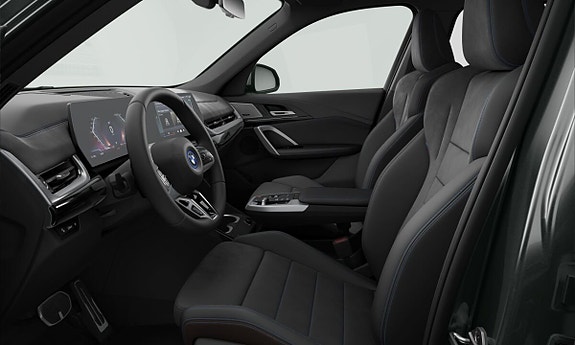 BMW iX1 3 of 3