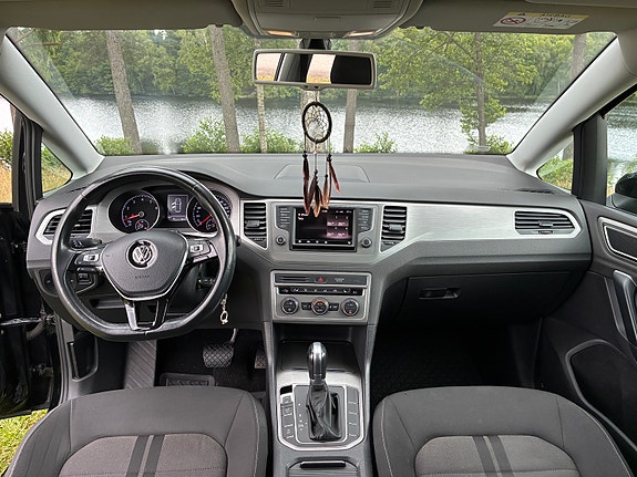 Volkswagen Golf Sportsvan 9 of 11