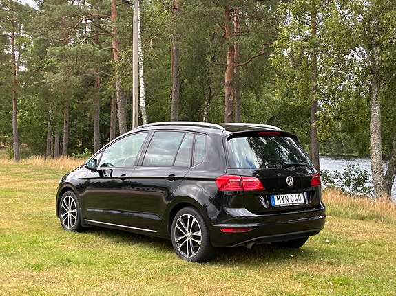 Volkswagen Golf Sportsvan 3 of 11