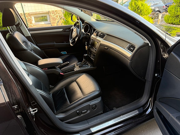 Skoda Superb 2 of 5