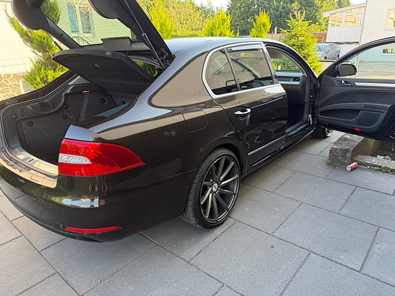 Skoda Superb 4 of 5