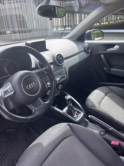 Audi A1 4 of 5