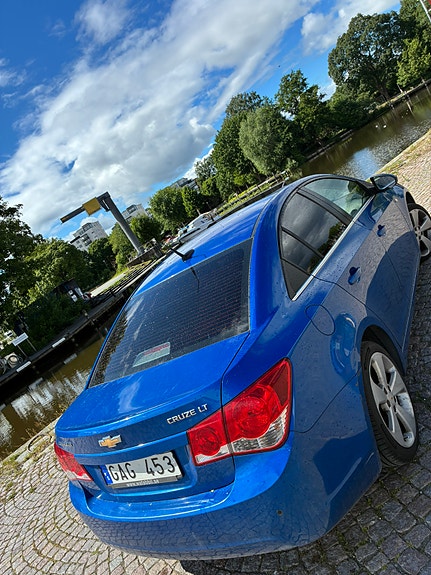 Chevrolet Cruze 4 of 5