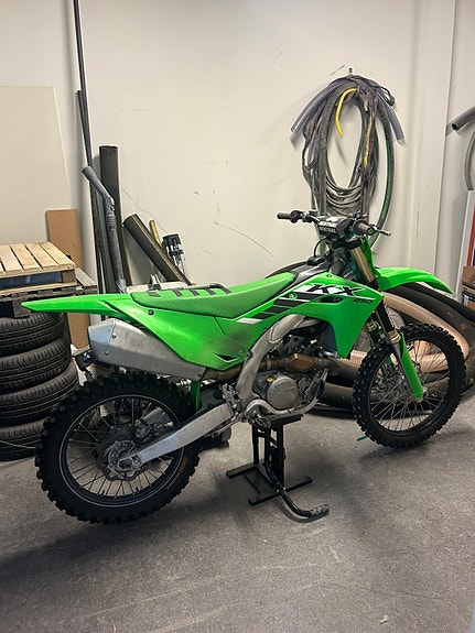 Kawasaki KX 250 2 of 6