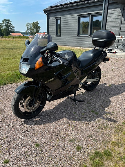 Honda CBR 1000F 2 of 3