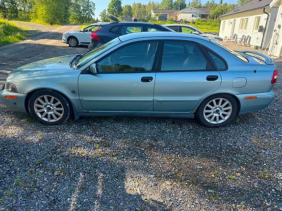 Volvo S40 4 of 5