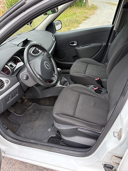 Renault Clio 5 of 12
