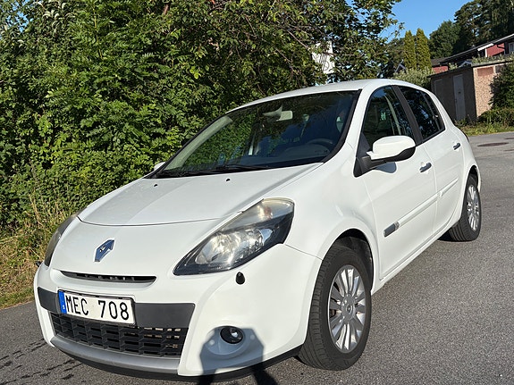 Renault Clio 12 of 12