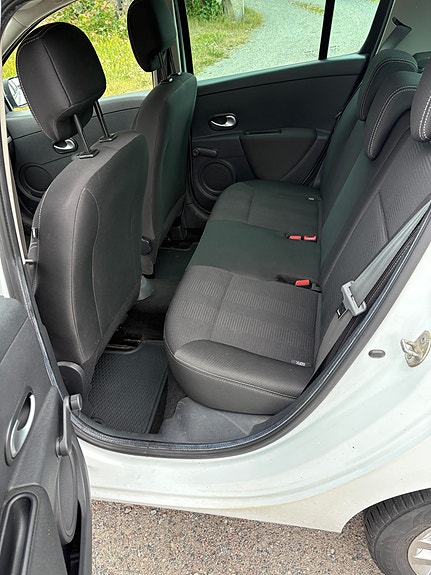 Renault Clio 8 of 12
