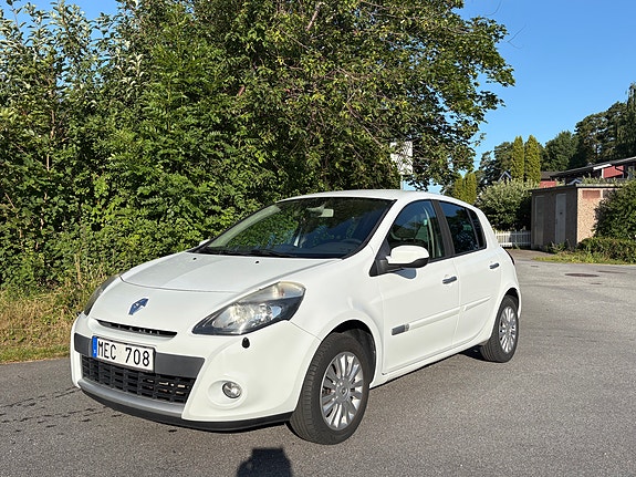 Renault Clio 9 of 12