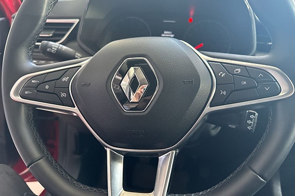 Renault Clio 19 of 24