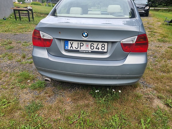 BMW 320d 4 of 8
