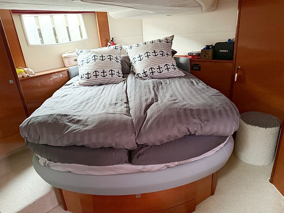 Jeanneau Prestige 42S 2009 Volvo Penta IPS-500 12 of 12