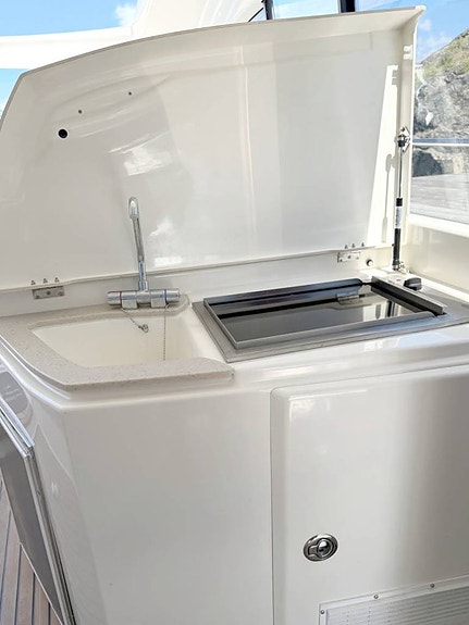 Jeanneau Prestige 42S 2009 Volvo Penta IPS-500 8 of 12