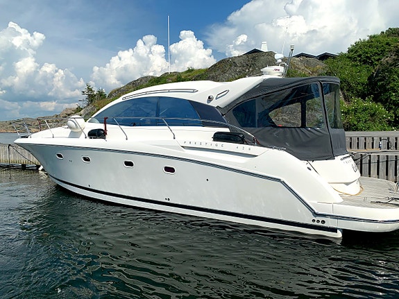 Jeanneau Prestige 42S 2009 Volvo Penta IPS-500 3 of 5