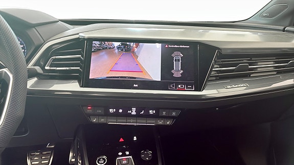 Audi Q4 e-tron 9 of 12