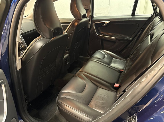 Volvo V60 12 of 28